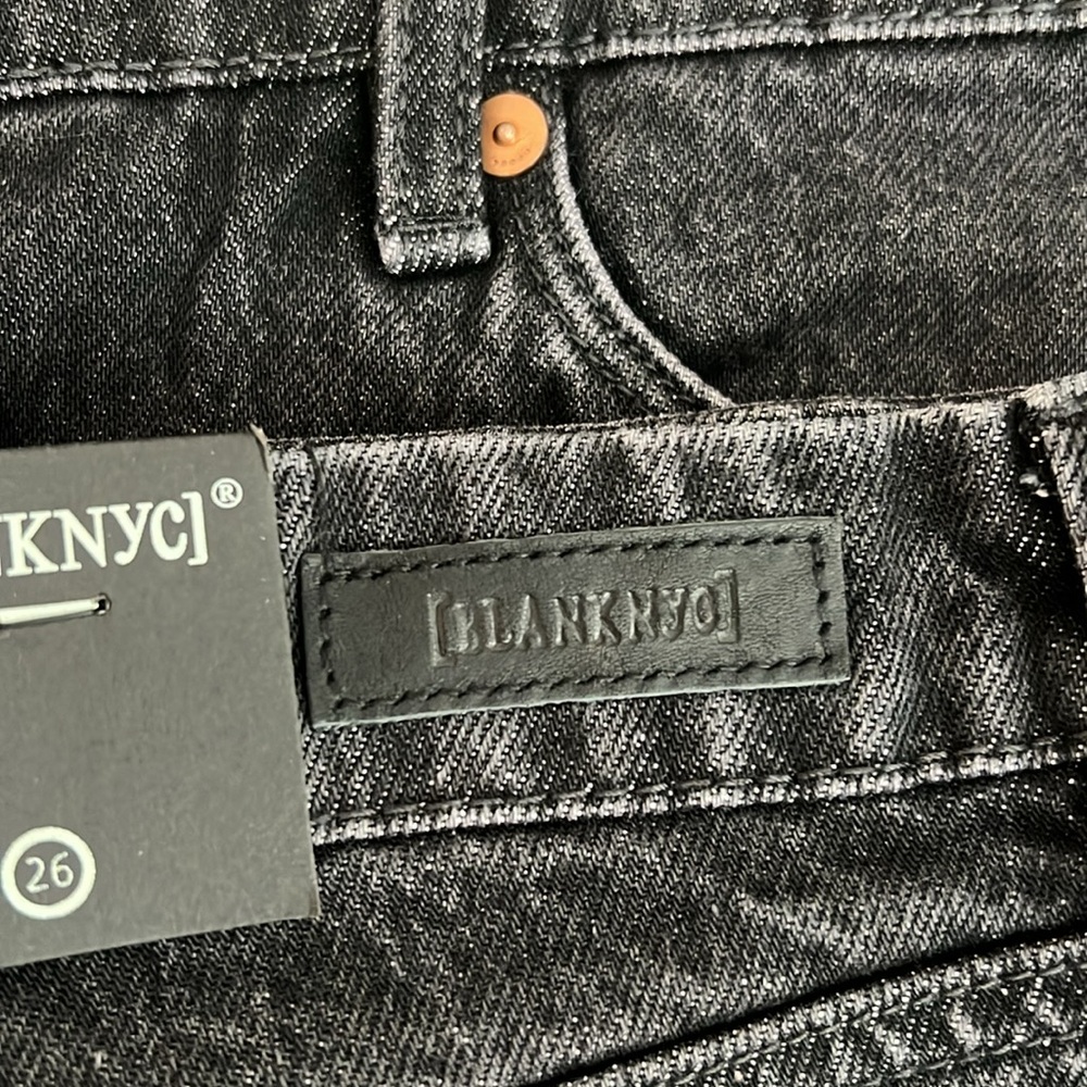 NWT [BLANKNYC] Womens Womens Women's High Rise Overlap Fly Denim Short S… - Picture 6 of 8